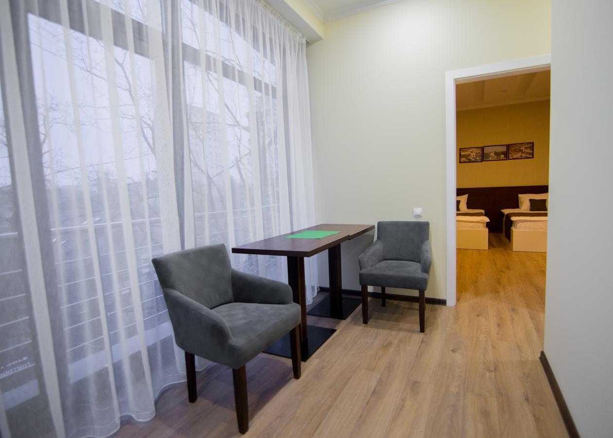 Hotel Villa Natali キシナウ エクステリア 写真
