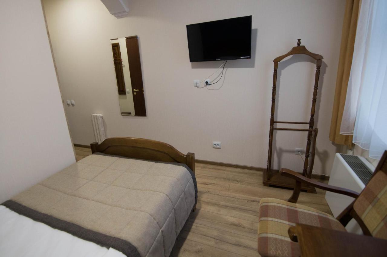 Hotel Villa Natali キシナウ エクステリア 写真