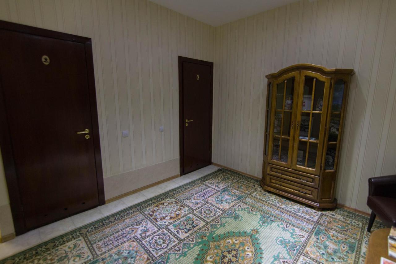 Hotel Villa Natali キシナウ エクステリア 写真
